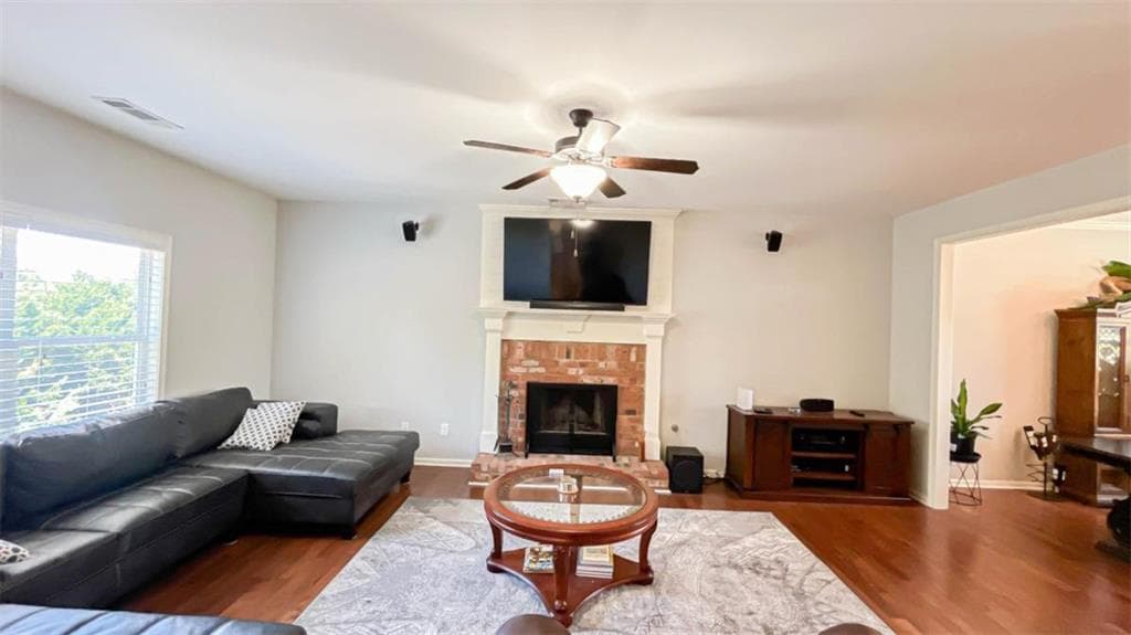 4 bedroom, 3 bathroom, 2,160 sq ft single family residence for sale at 3835 Hawk Tail Drive, Loganville, GA 30052 — photo 4