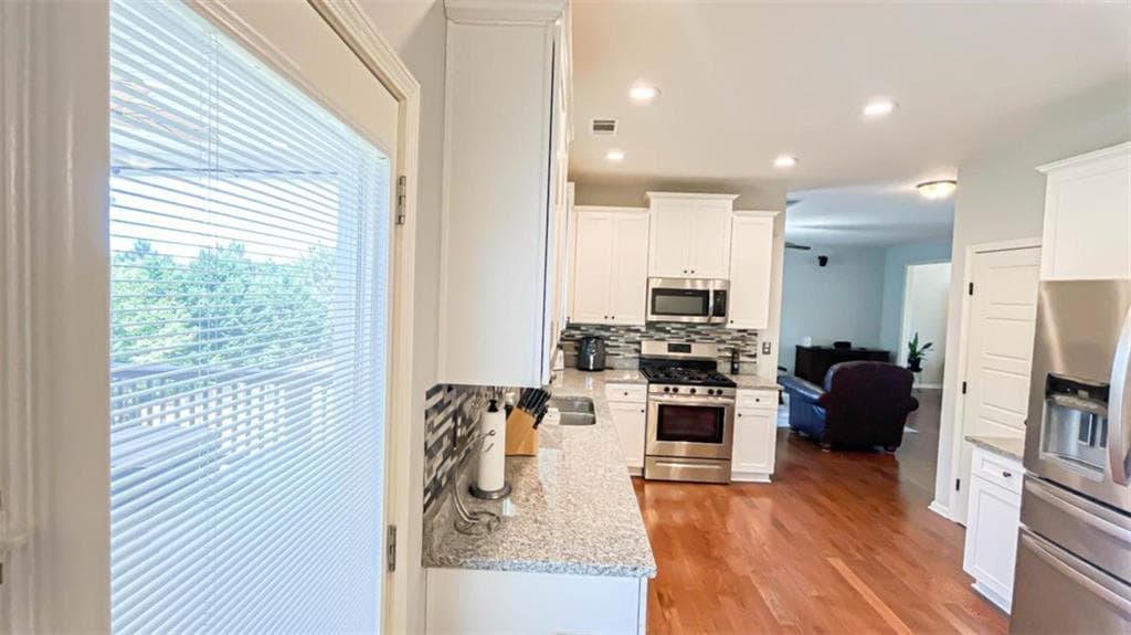 4 bedroom, 3 bathroom, 2,160 sq ft single family residence for sale at 3835 Hawk Tail Drive, Loganville, GA 30052 — photo 10