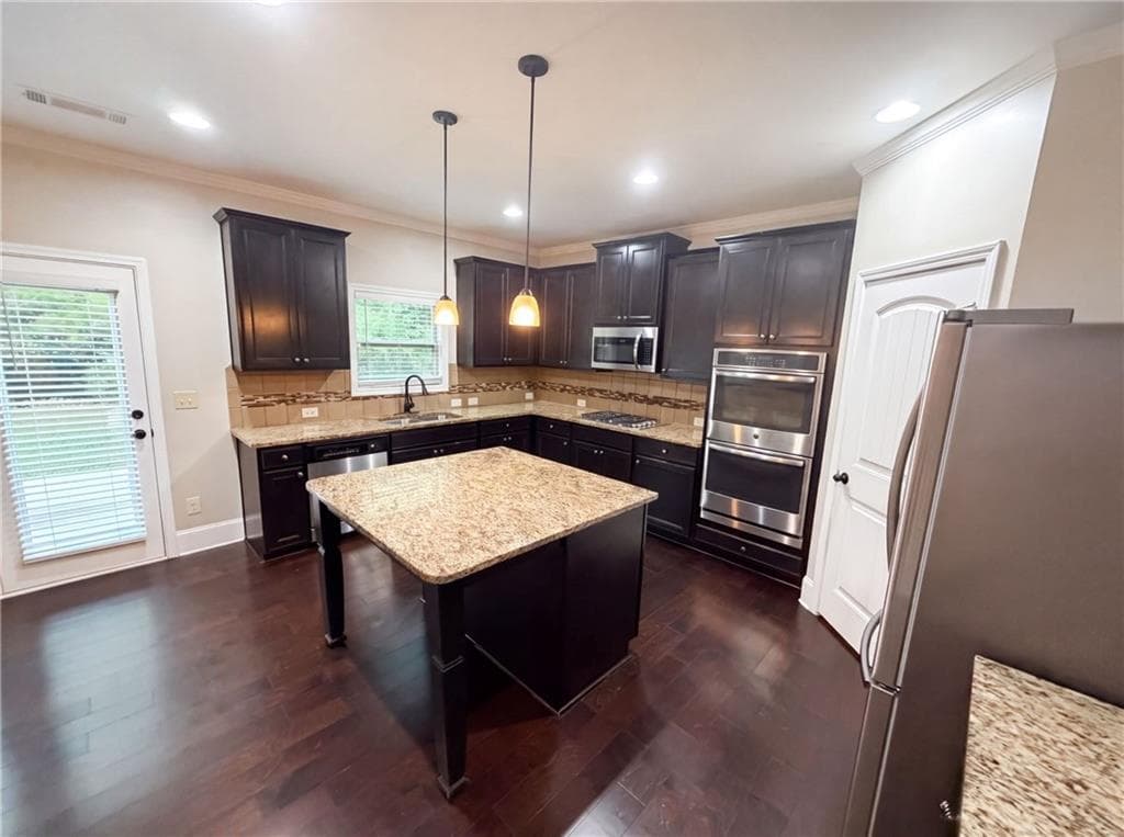 5 bedroom, 4 bathroom, 3,433 sq ft single family residence under contract at 2772 Bluestone Drive, Atlanta, GA 30331 — photo 2
