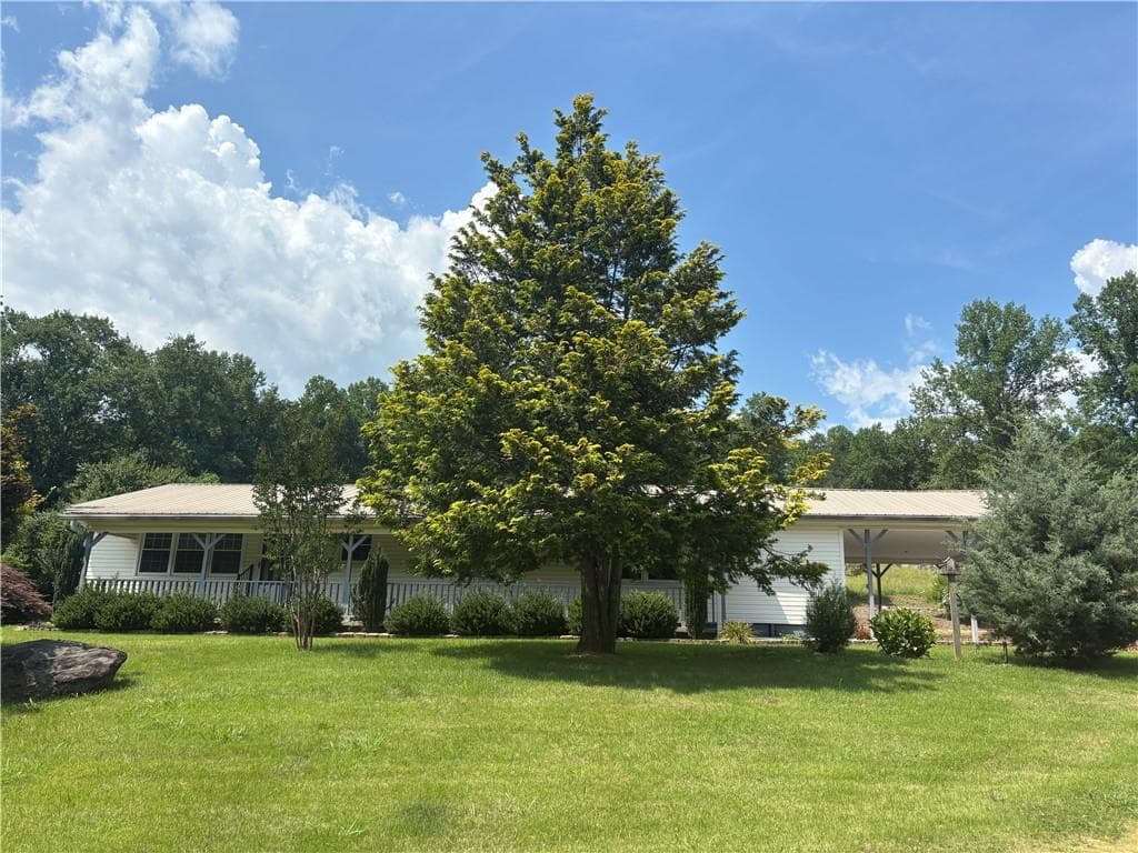 2 bedroom, 2 bathroom, 1,536 sq ft single family residence for sale at 1163 Martin Head Circle, Dahlonega, GA 30533 — photo 2