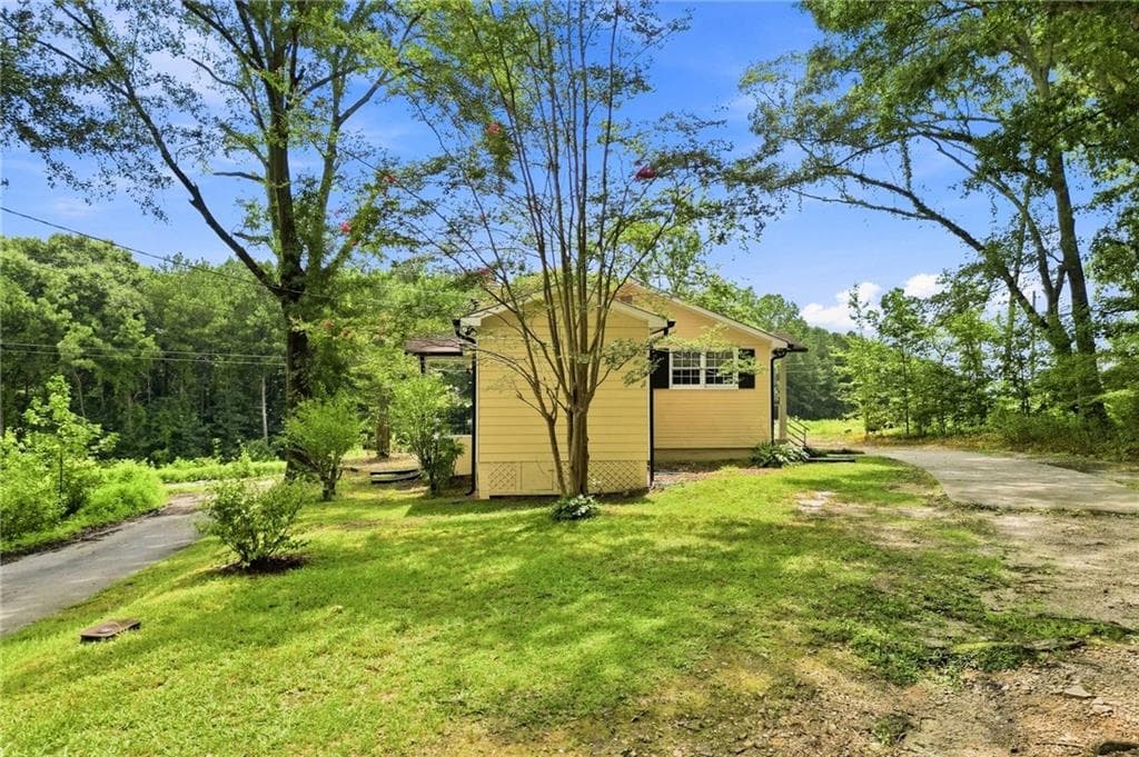 3 bedroom, 1 bathroom, 928 sq ft single family residence for sale at 3350 Center Street, Austell, GA 30106 — photo 2