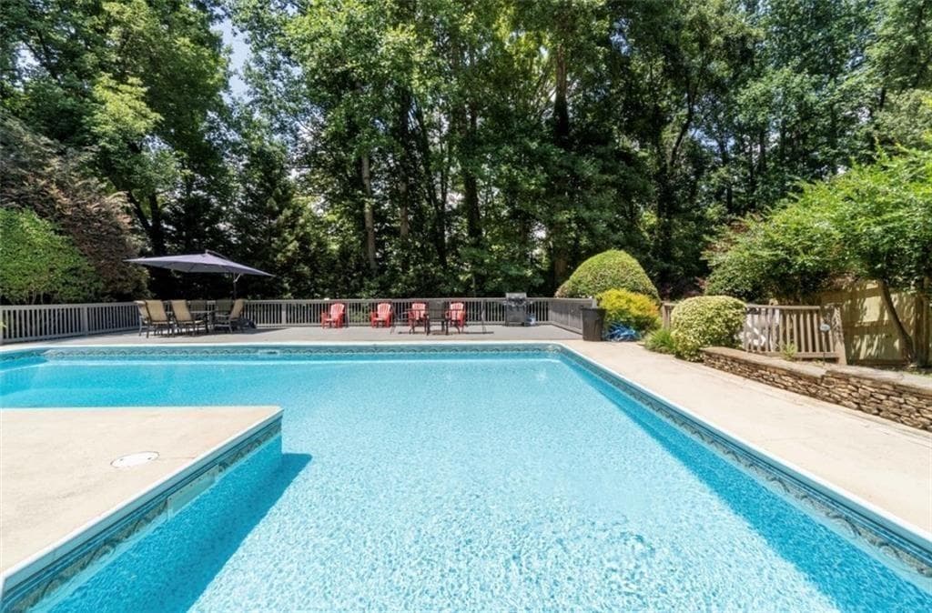 4 bedroom, 3 bathroom, 2,789 sq ft single family residence for sale at 5779 Chisholm Trail, Lilburn, GA 30047 — photo 4