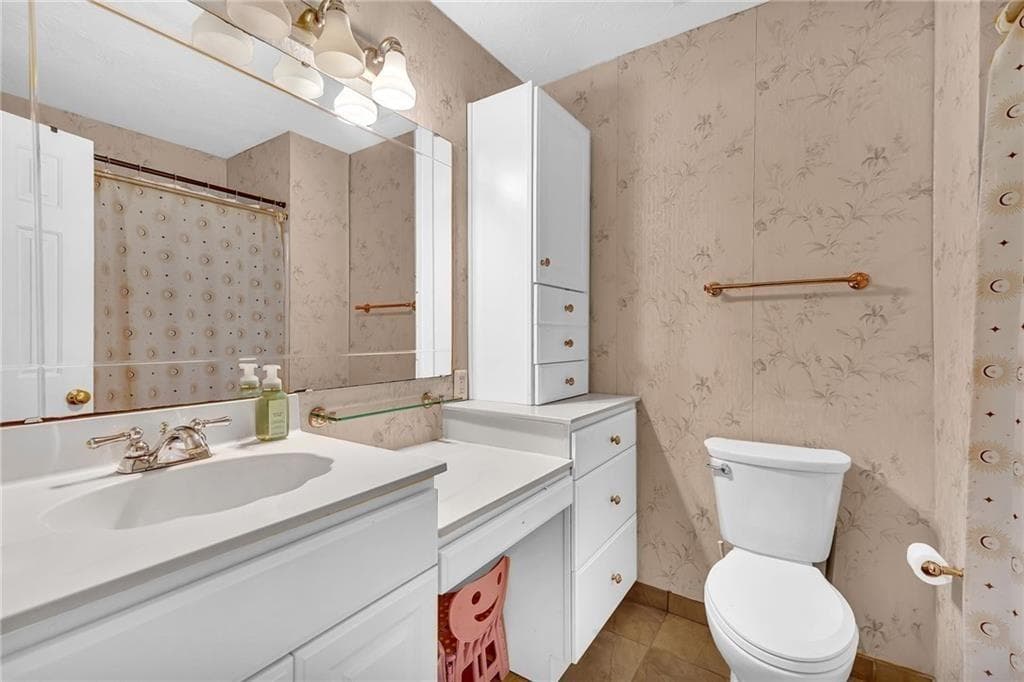 4 bedroom, 3 bathroom, 2,789 sq ft single family residence for sale at 5779 Chisholm Trail, Lilburn, GA 30047 — photo 7