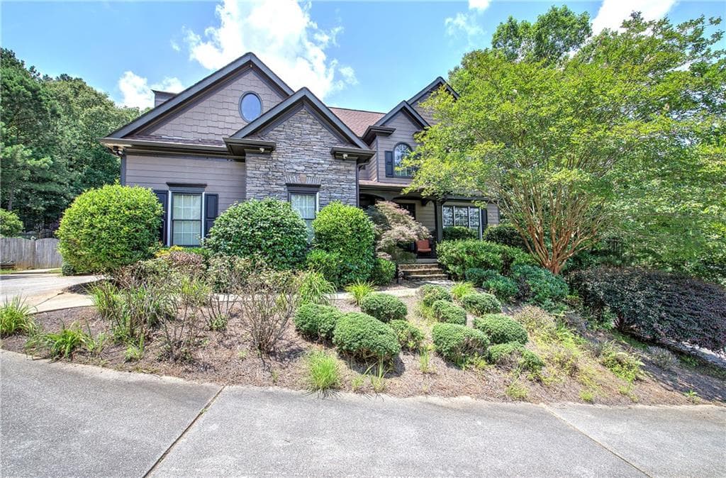 4 bedroom, 5 bathroom, 2,779 sq ft single family residence under contract at 213 Montana Way, Canton, GA 30114 — photo 3