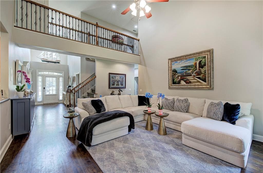 4 bedroom, 5 bathroom, 2,779 sq ft single family residence under contract at 213 Montana Way, Canton, GA 30114 — photo 4