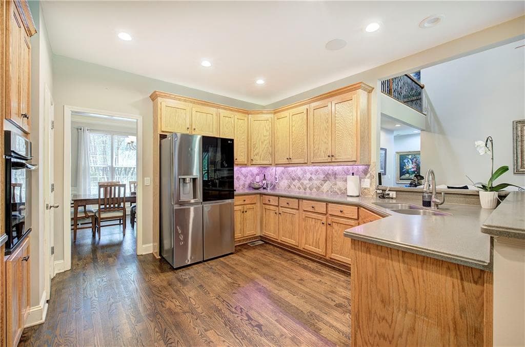 4 bedroom, 5 bathroom, 2,779 sq ft single family residence under contract at 213 Montana Way, Canton, GA 30114 — photo 9