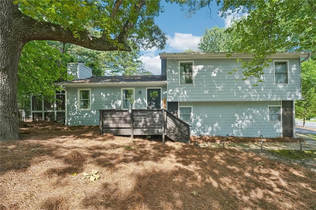 4 bedroom, 3 bathroom, 2,150 sq ft single family residence for sale at 585 Westchester Circle, Marietta, GA 30064 — photo 3