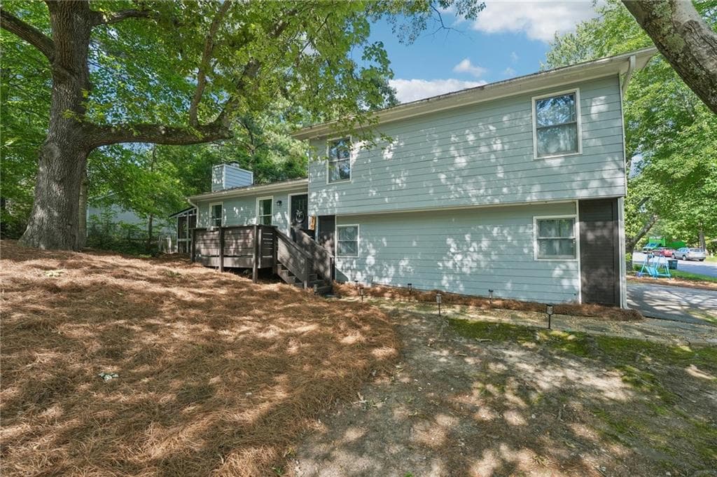 4 bedroom, 3 bathroom, 2,150 sq ft single family residence for sale at 585 Westchester Circle, Marietta, GA 30064 — photo 4
