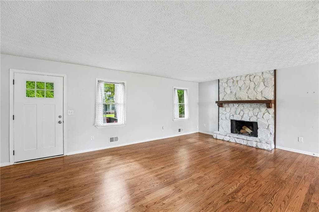4 bedroom, 3 bathroom, 2,150 sq ft single family residence for sale at 585 Westchester Circle, Marietta, GA 30064 — photo 10