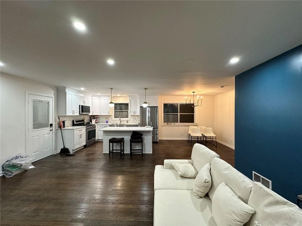 3 bedroom, 3 bathroom, 1,286 sq ft single family residence for sale at 2691 Westchester Drive, Atlanta, GA 30344 — photo 5