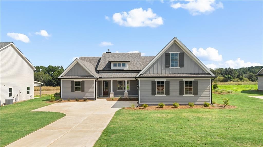 4 bedroom, 3 bathroom, 3,434 sq ft single family residence for sale at 1101 Madison Hills Drive, Madison, GA 30650 — photo 3