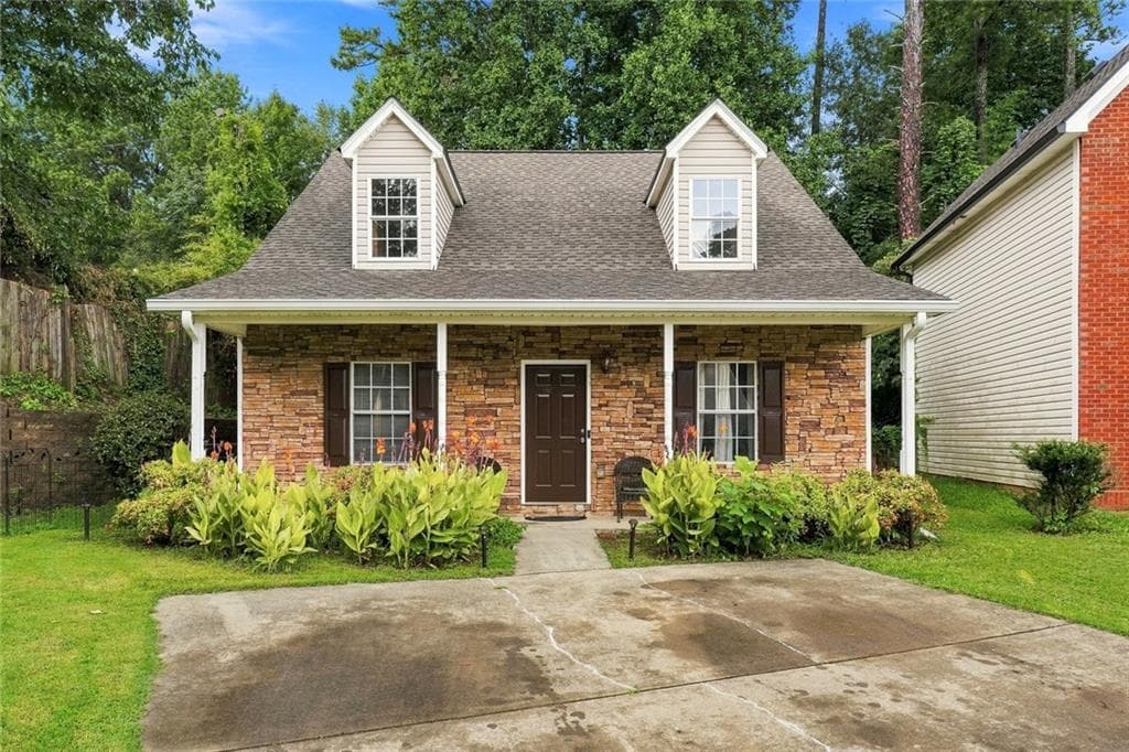 3 bedroom, 2 bathroom, 1,575 sq ft single family residence for sale at 105 Twin Pines Court, Dallas, GA 30132 — photo 1 of 27