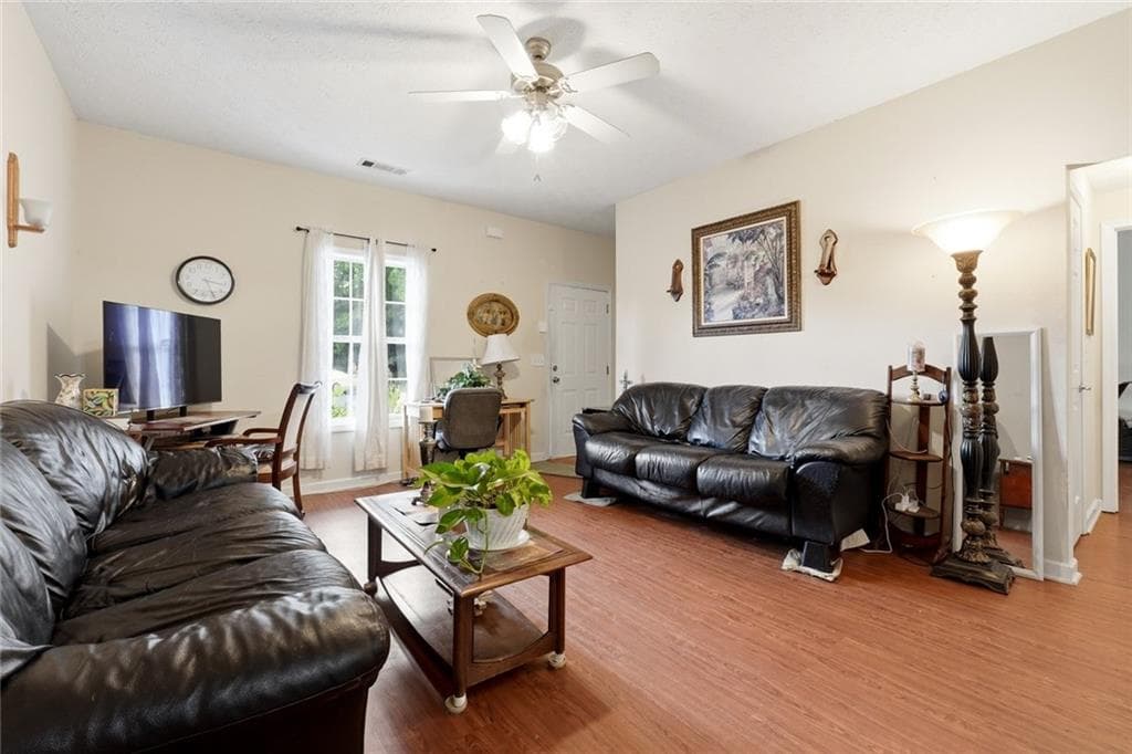 3 bedroom, 2 bathroom, 1,575 sq ft single family residence for sale at 105 Twin Pines Court, Dallas, GA 30132 — photo 5