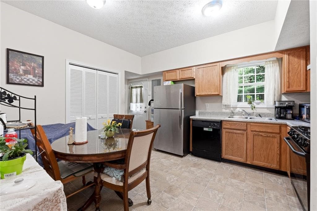 3 bedroom, 2 bathroom, 1,575 sq ft single family residence for sale at 105 Twin Pines Court, Dallas, GA 30132 — photo 8