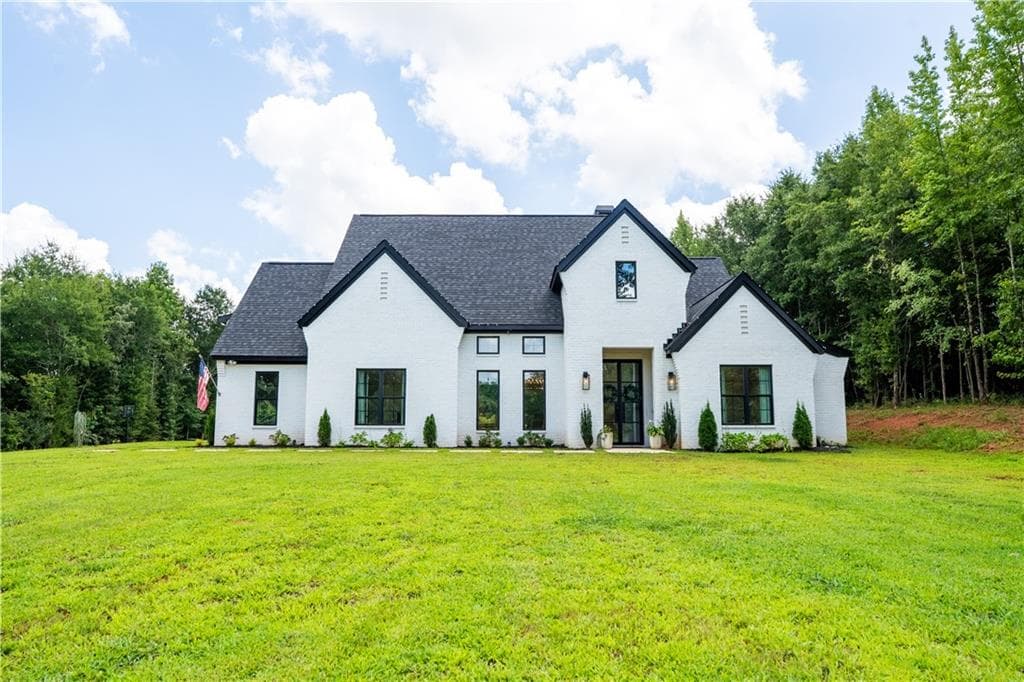 5 bedroom, 4 bathroom, 3,238 sq ft single family residence for sale at 860 W Ridgeway Road, Maysville, GA 30558