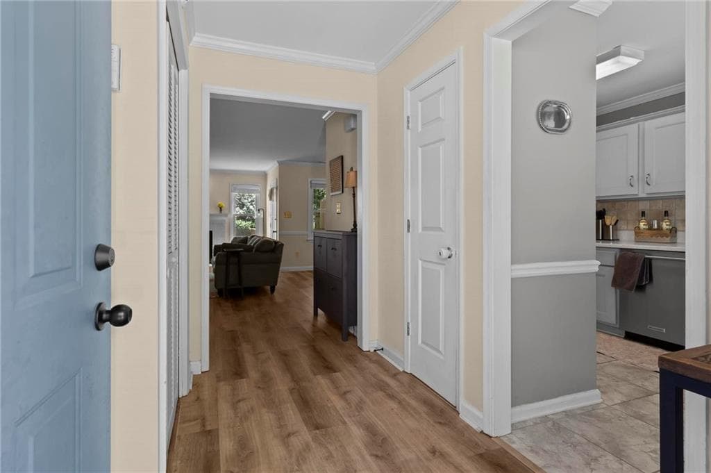 2 bedroom, 3 bathroom, 1,361 sq ft townhouse under contract at 573 Salem Woods Drive, Marietta, GA 30067 — photo 3