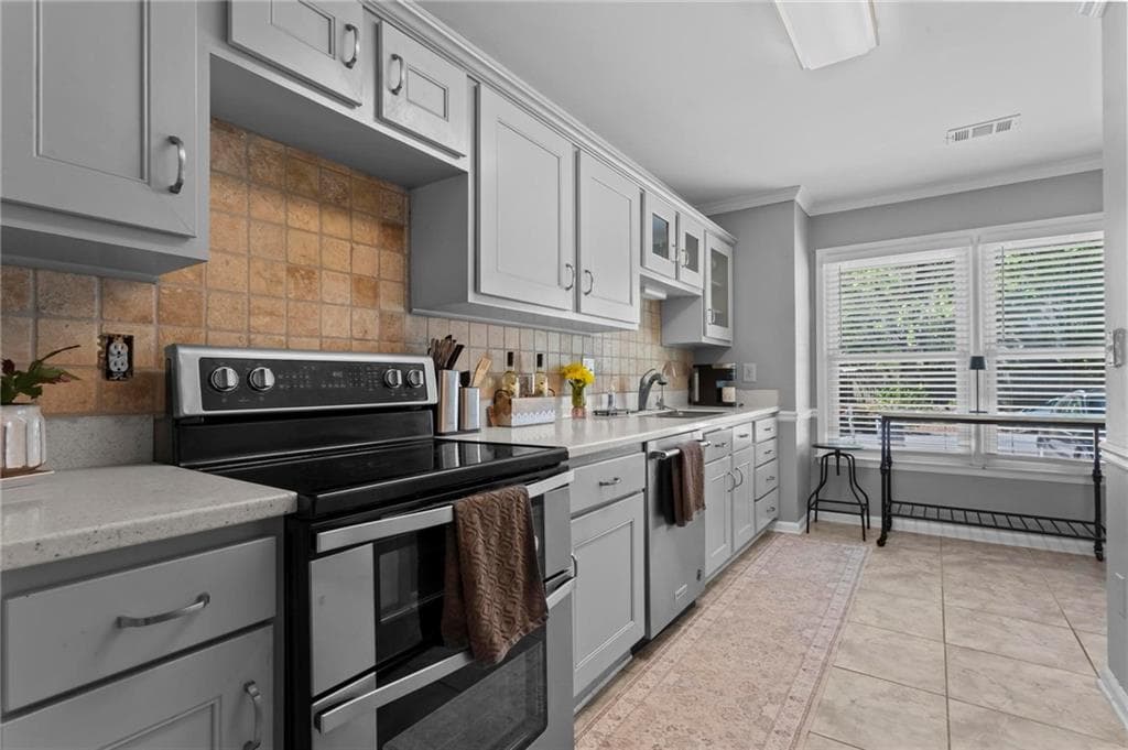 2 bedroom, 3 bathroom, 1,361 sq ft townhouse under contract at 573 Salem Woods Drive, Marietta, GA 30067 — photo 6