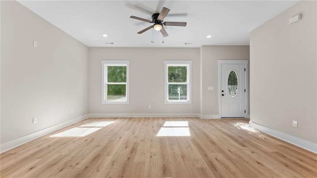 3 bedroom, 3 bathroom, 1,496 sq ft single family residence under contract at 297 Wilshire Road, Rome, GA 30161 — photo 4