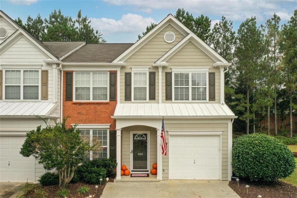 3 bedroom, 3 bathroom, 1,616 sq ft townhouse for sale at 3000 Commonwealth Circle, Alpharetta, GA 30004 — photo 1 of 18