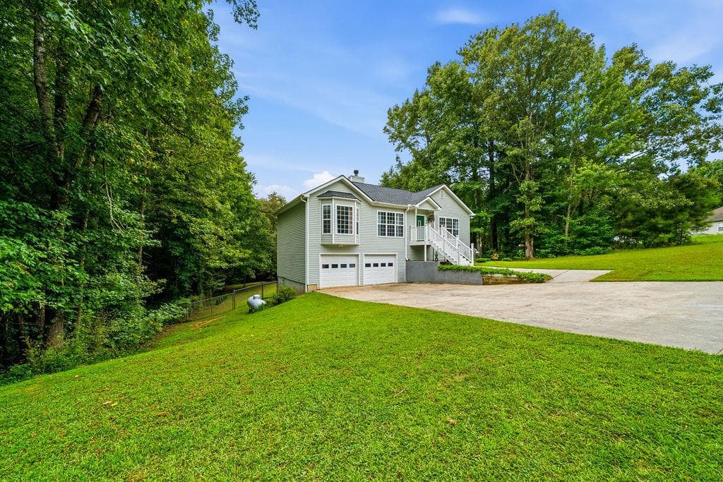 3 bedroom, 5 bathroom, 1,900 sq ft single family residence for sale at 89 Providence Lake Road, Tallapoosa, GA 30176 — photo 3