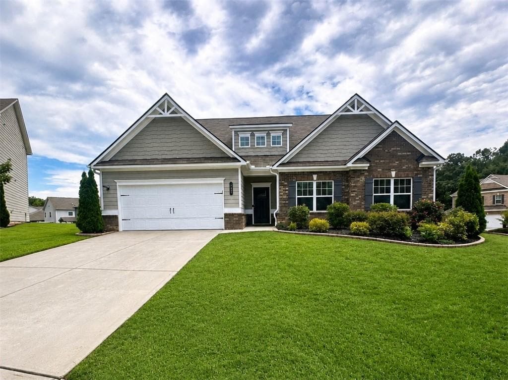 4 bedroom, 4 bathroom, 2,412 sq ft single family residence under contract at 105 Green Tree Court, Dacula, GA 30019 — photo 2