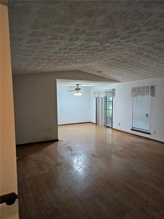 4 bedroom, 2 bathroom, 1,975 sq ft single family residence under contract at 2031 Battlement Lane, Riverdale, GA 30296 — photo 8