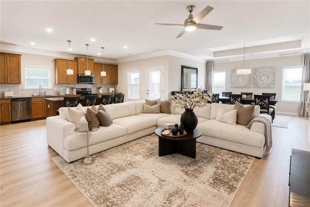 4 bedroom, 4 bathroom, 2,412 sq ft single family residence under contract at 105 Green Tree Court, Dacula, GA 30019 — photo 3