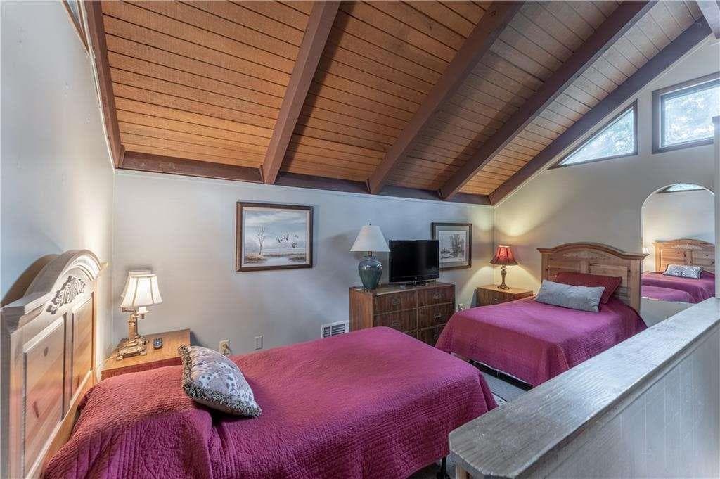 3 bedroom, 2 bathroom, 1,696 sq ft single family residence for sale at 135 Wolfscratch Drive, Big Canoe, GA 30143 — photo 4