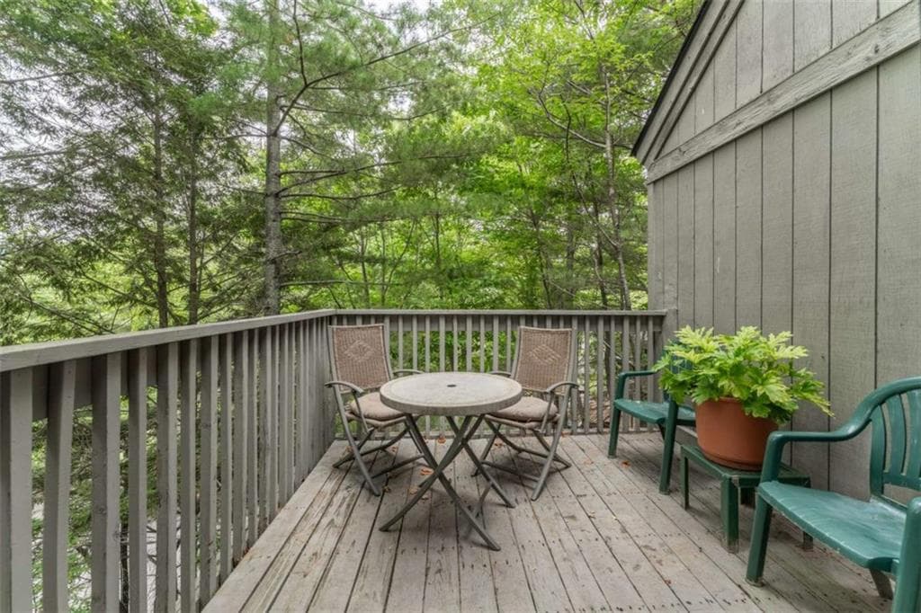 3 bedroom, 2 bathroom, 1,696 sq ft single family residence for sale at 135 Wolfscratch Drive, Big Canoe, GA 30143 — photo 9