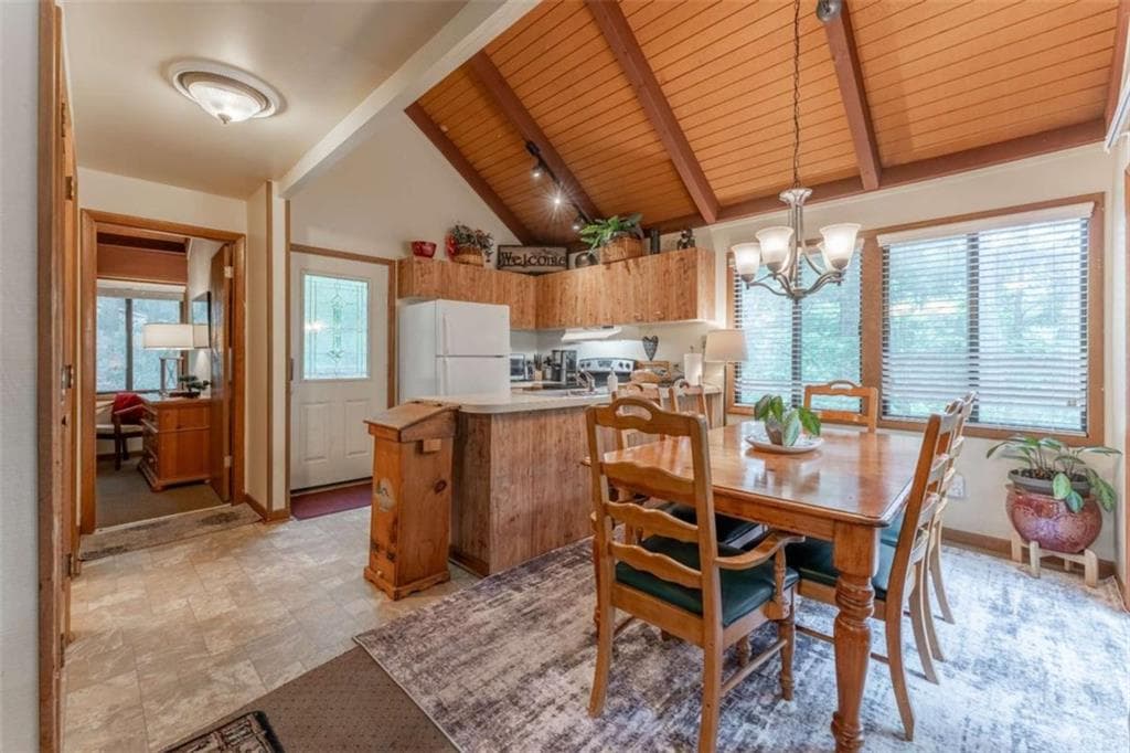 3 bedroom, 2 bathroom, 1,696 sq ft single family residence for sale at 135 Wolfscratch Drive, Big Canoe, GA 30143 — photo 10