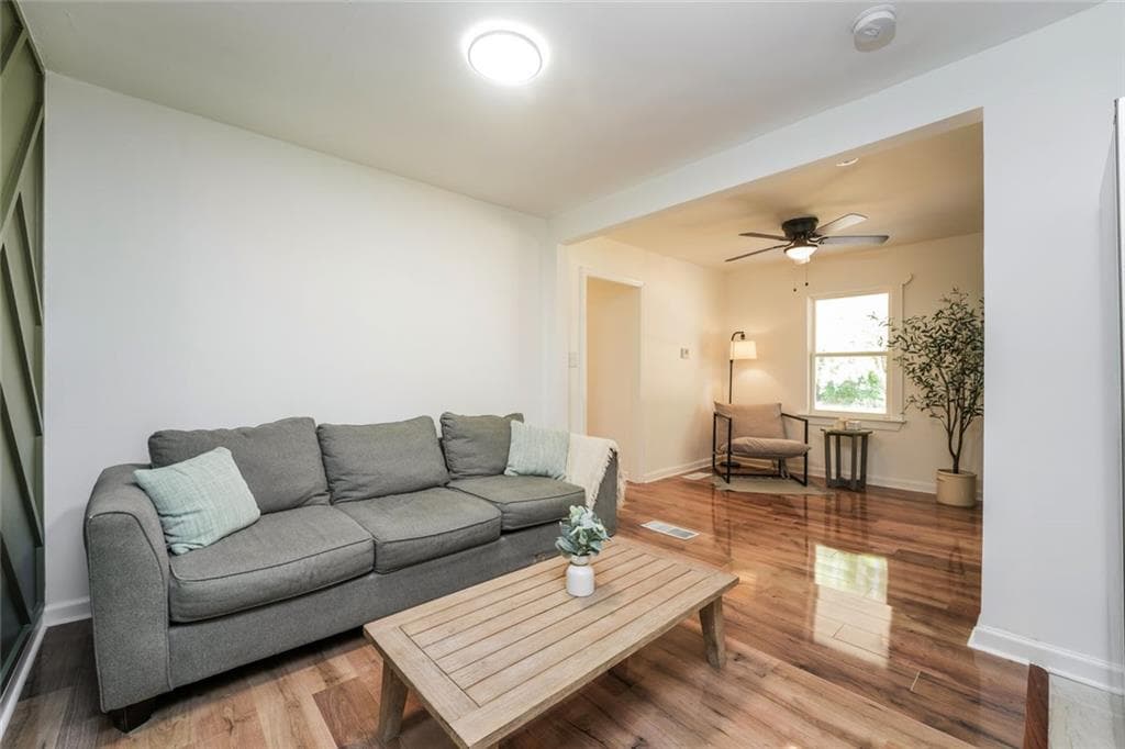 4 bedroom, 2 bathroom, 1,424 sq ft single family residence for sale at 309 Cowan Road, Conyers, GA 30094 — photo 4