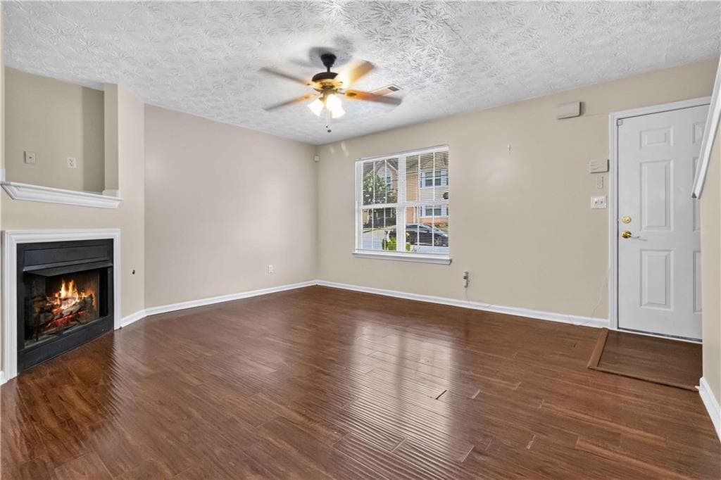 3 bedroom, 3 bathroom, 1,206 sq ft townhouse for sale at 3011 Fields Drive, Lithonia, GA 30038 — photo 7