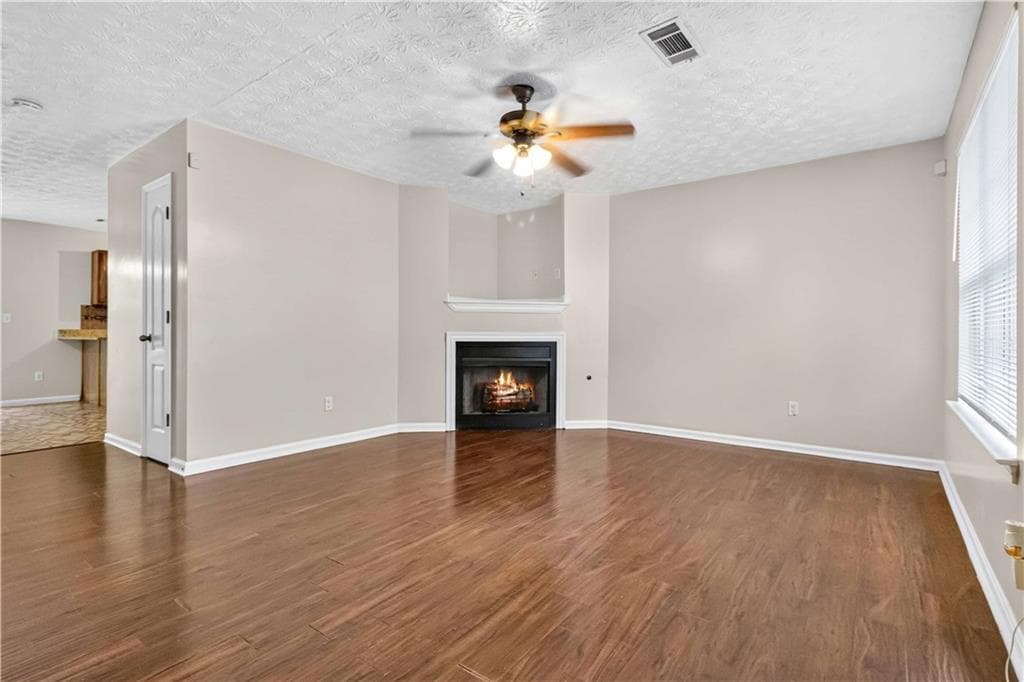 3 bedroom, 3 bathroom, 1,206 sq ft townhouse for sale at 3011 Fields Drive, Lithonia, GA 30038 — photo 8