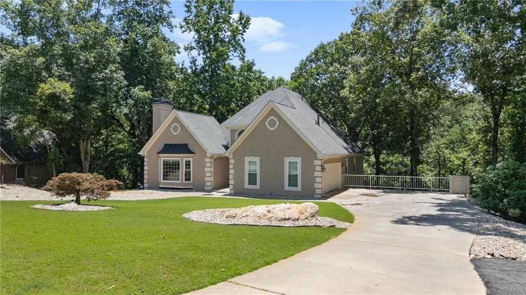 5 bedroom, 5 bathroom, 5,116 sq ft single family residence for sale at 3395 Summit Trail, Cumming, GA 30041 — photo 3