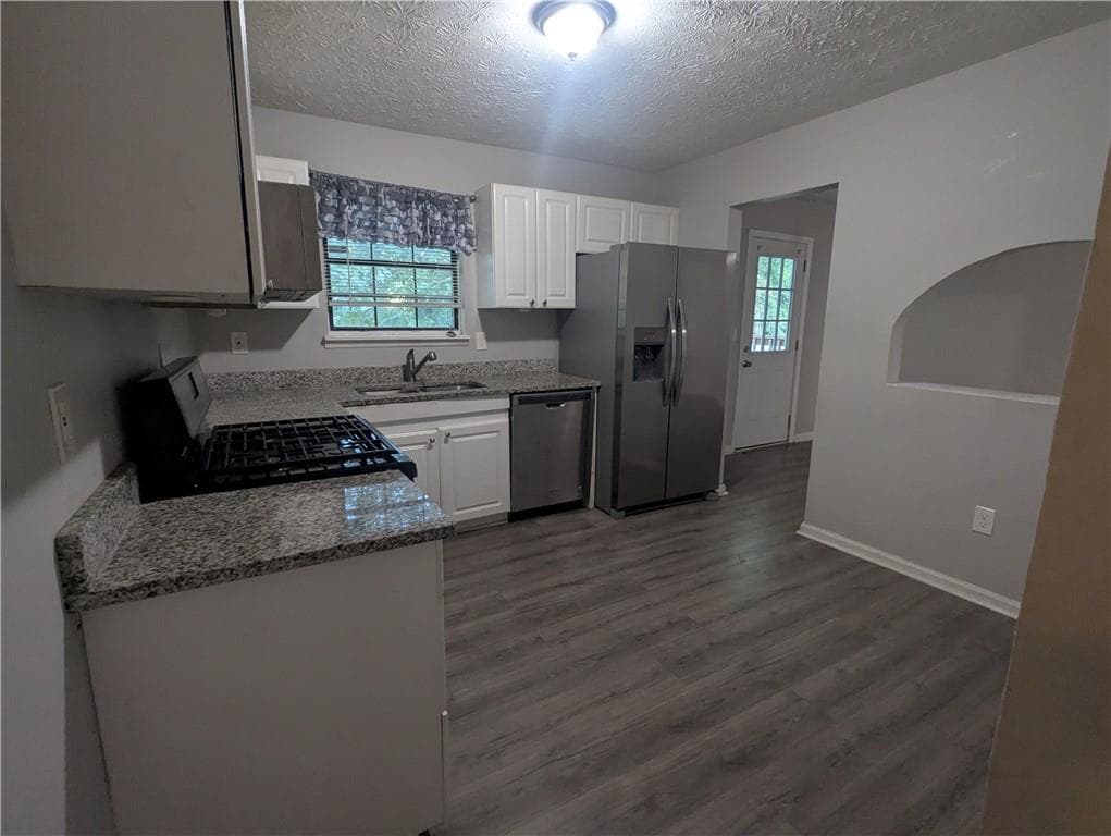 4 bedroom, 3 bathroom, 1,092 sq ft single family residence for rent at 2153 Cherokee Valley Circle, Lithonia, GA 30058 for $2,000 a month — photo 4