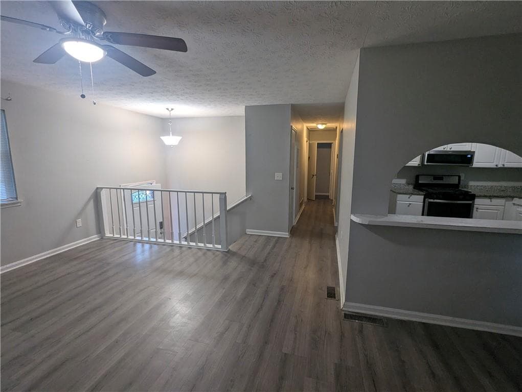 4 bedroom, 3 bathroom, 1,092 sq ft single family residence for rent at 2153 Cherokee Valley Circle, Lithonia, GA 30058 for $2,000 a month — photo 6