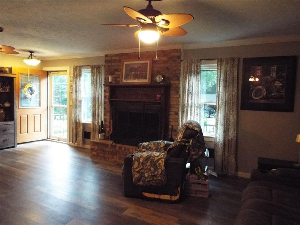 3 bedroom, 3 bathroom, 1,924 sq ft single family residence under contract at 2362 Westridge Drive, Snellville, GA 30078 — photo 2