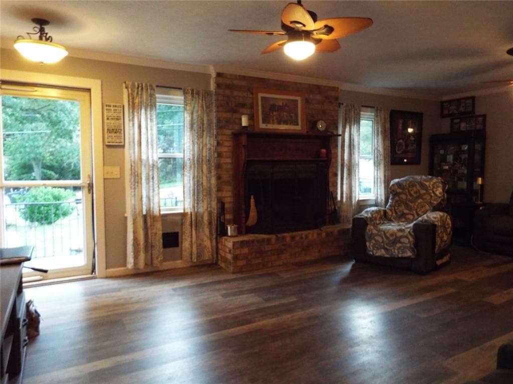 3 bedroom, 3 bathroom, 1,924 sq ft single family residence under contract at 2362 Westridge Drive, Snellville, GA 30078 — photo 3