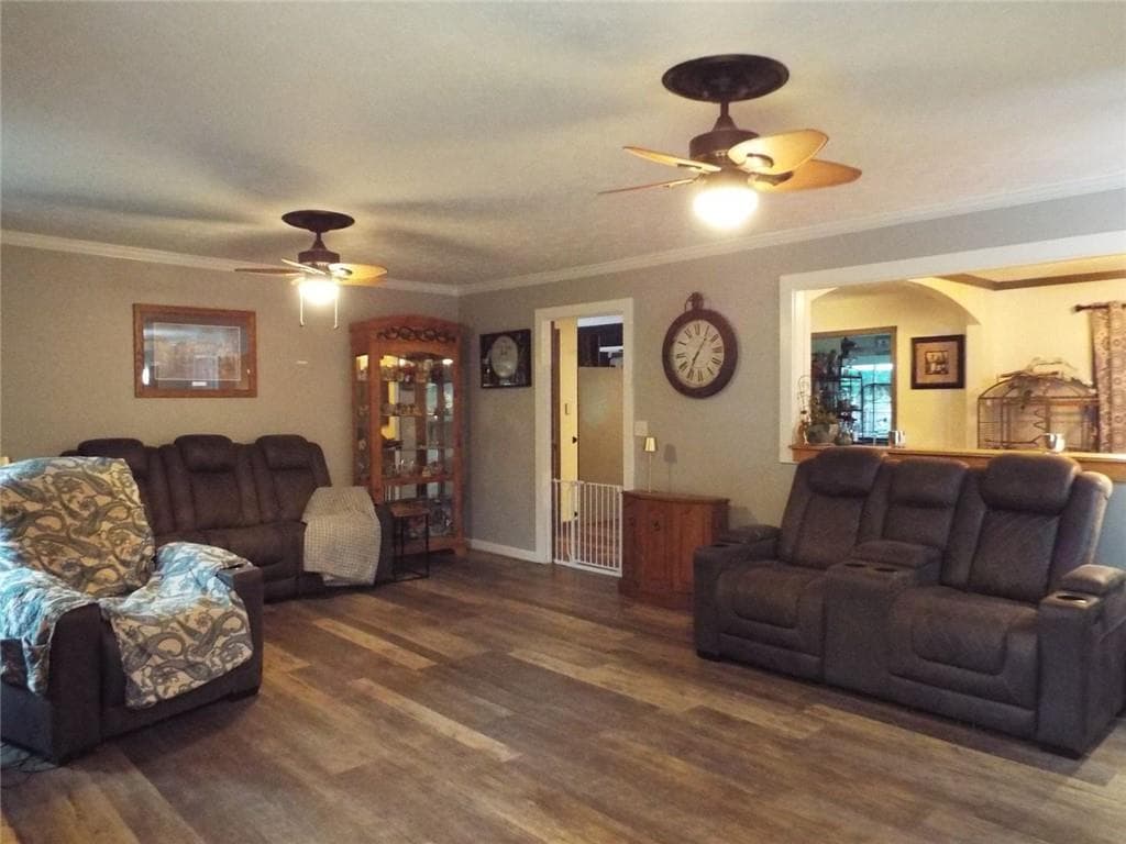 3 bedroom, 3 bathroom, 1,924 sq ft single family residence under contract at 2362 Westridge Drive, Snellville, GA 30078 — photo 4
