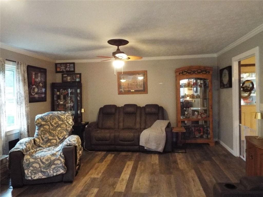 3 bedroom, 3 bathroom, 1,924 sq ft single family residence under contract at 2362 Westridge Drive, Snellville, GA 30078 — photo 5