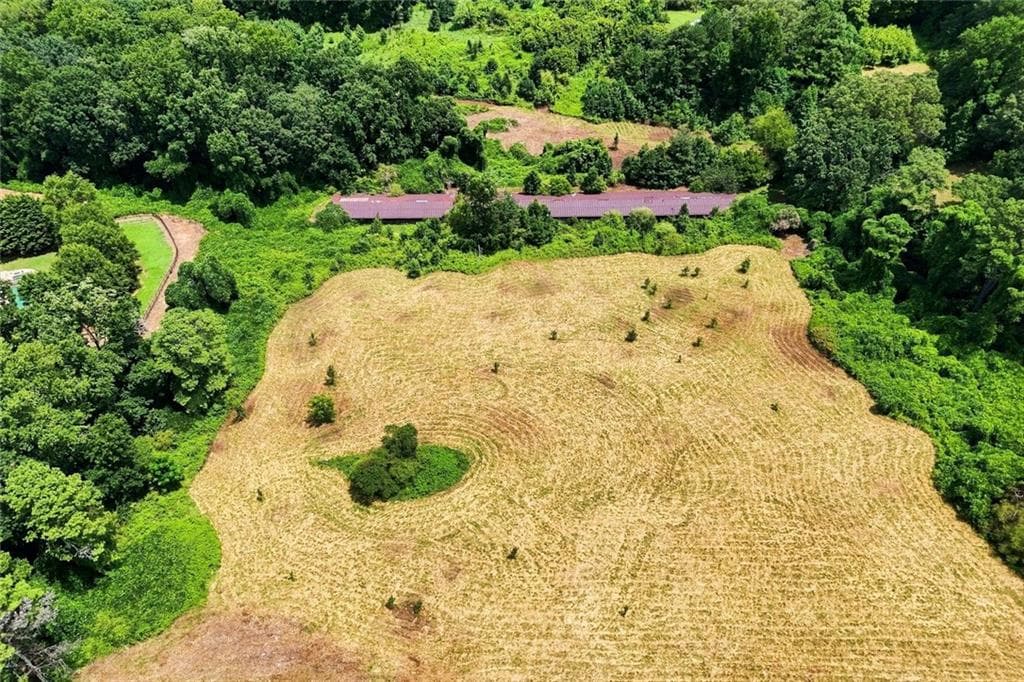5 bedroom, 3 bathroom single family residence under contract at 2065 Wilkie Road, Alpharetta, GA 30004 — photo 6