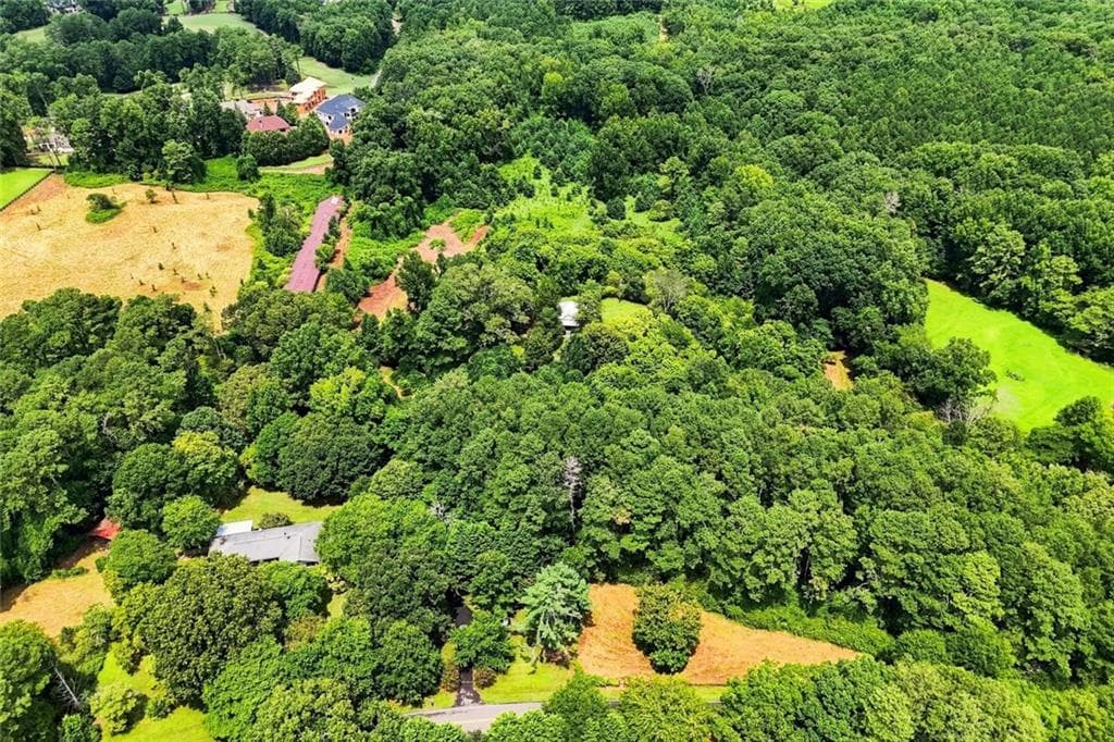 5 bedroom, 3 bathroom single family residence under contract at 2065 Wilkie Road, Alpharetta, GA 30004 — photo 8