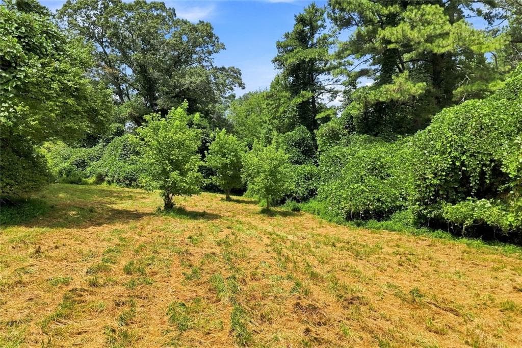 5 bedroom, 3 bathroom single family residence under contract at 2065 Wilkie Road, Alpharetta, GA 30004 — photo 9