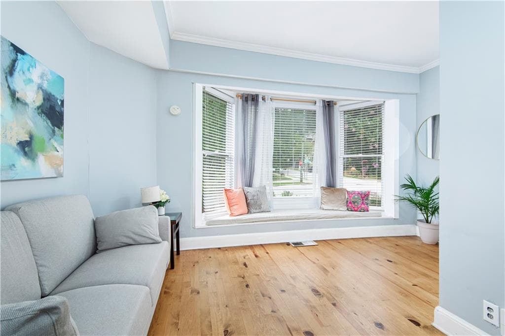 1 bedroom, 1 bathroom, 733 sq ft condominium for sale at 980 Saint Charles Avenue 2, Atlanta, GA 30306 — photo 4