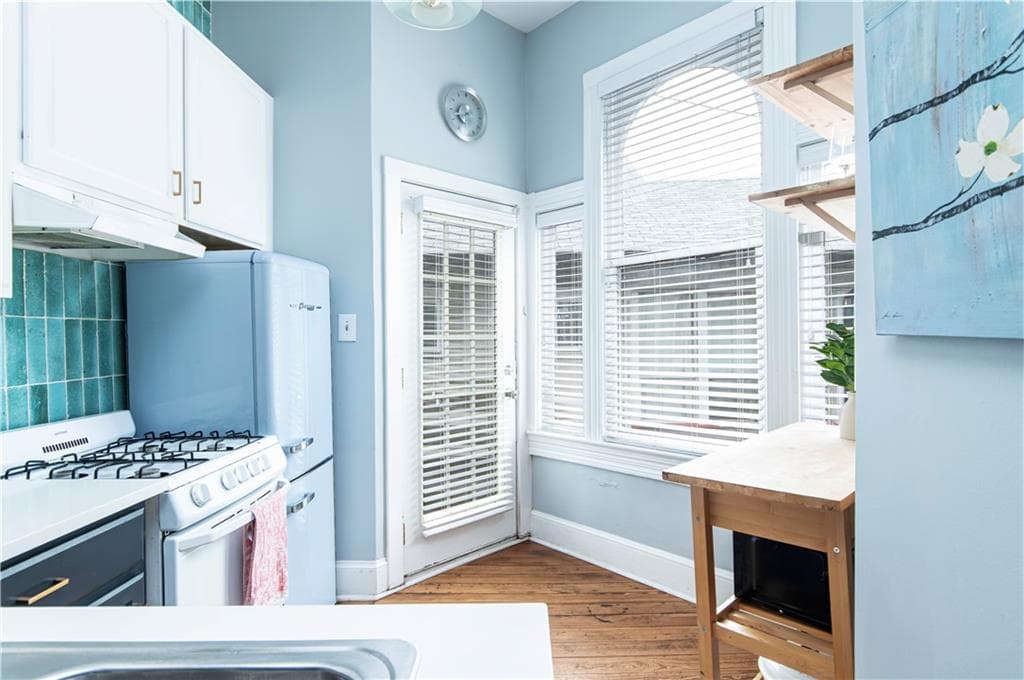 1 bedroom, 1 bathroom, 733 sq ft condominium for sale at 980 Saint Charles Avenue 2, Atlanta, GA 30306 — photo 6