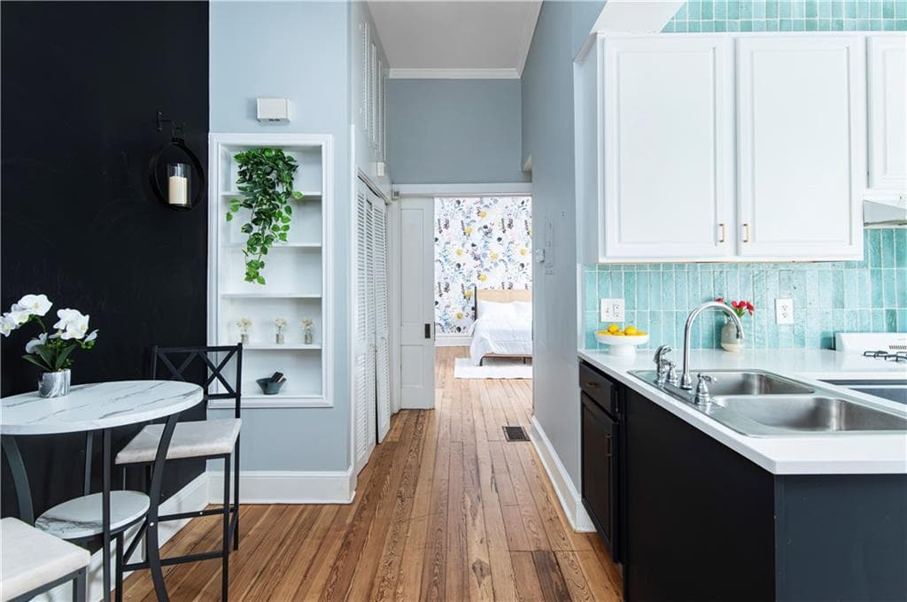 1 bedroom, 1 bathroom, 733 sq ft condominium for sale at 980 Saint Charles Avenue 2, Atlanta, GA 30306 — photo 7