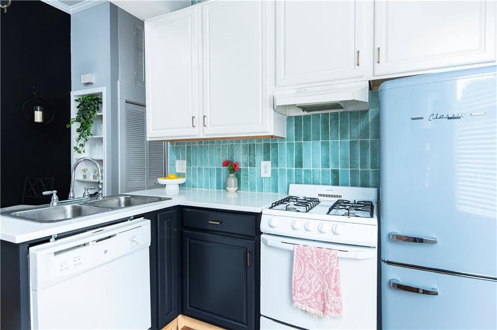 1 bedroom, 1 bathroom, 733 sq ft condominium for sale at 980 Saint Charles Avenue 2, Atlanta, GA 30306 — photo 9