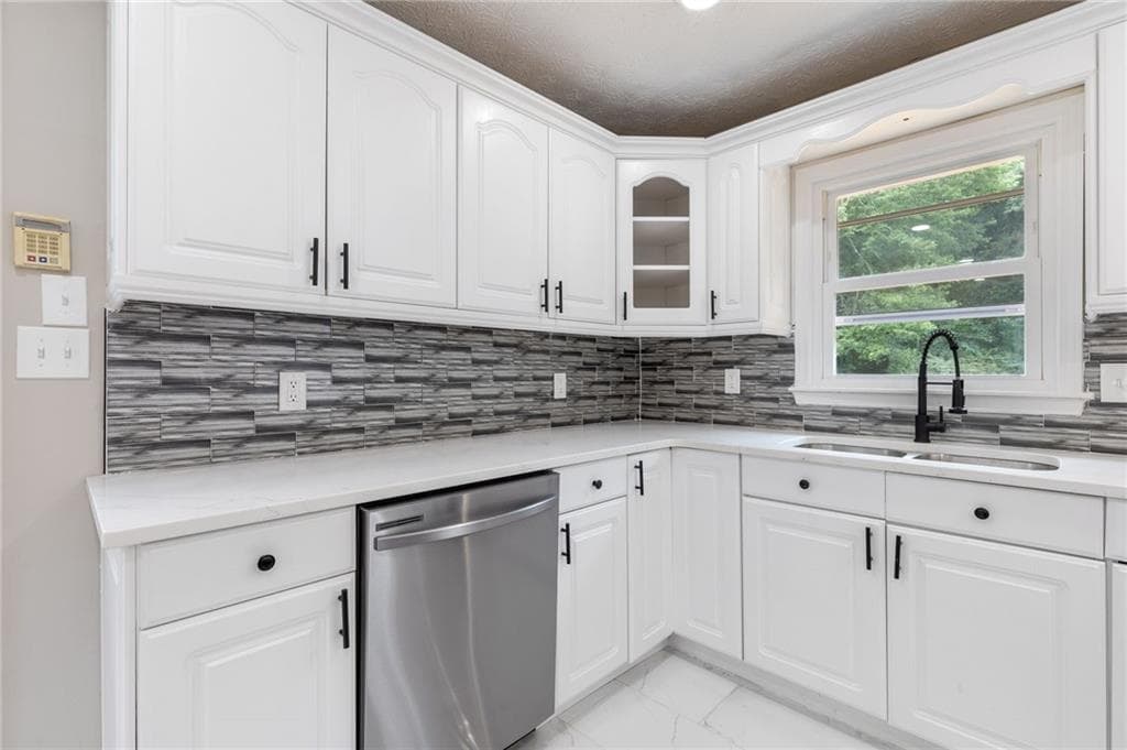 4 bedroom, 3 bathroom, 1,728 sq ft single family residence for sale at 2531 Falcon Ridge Drive, Grayson, GA 30017 — photo 9