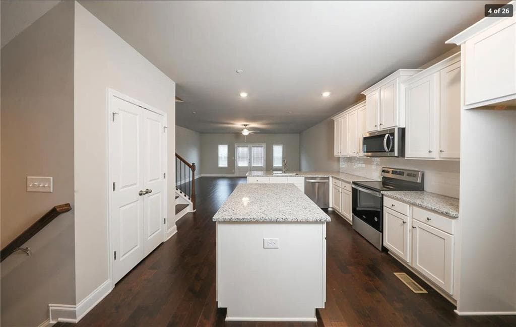 3 bedroom, 4 bathroom, 2,434 sq ft townhouse for rent at 75 Rising Fawn Lane, Marietta, GA 30060 for $2,700 a month — photo 3