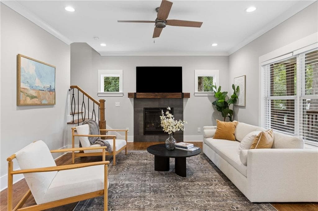 5 bedroom, 3 bathroom, 3,300 sq ft single family residence for sale at 859 East Avenue, Scottdale, GA 30079 — photo 2